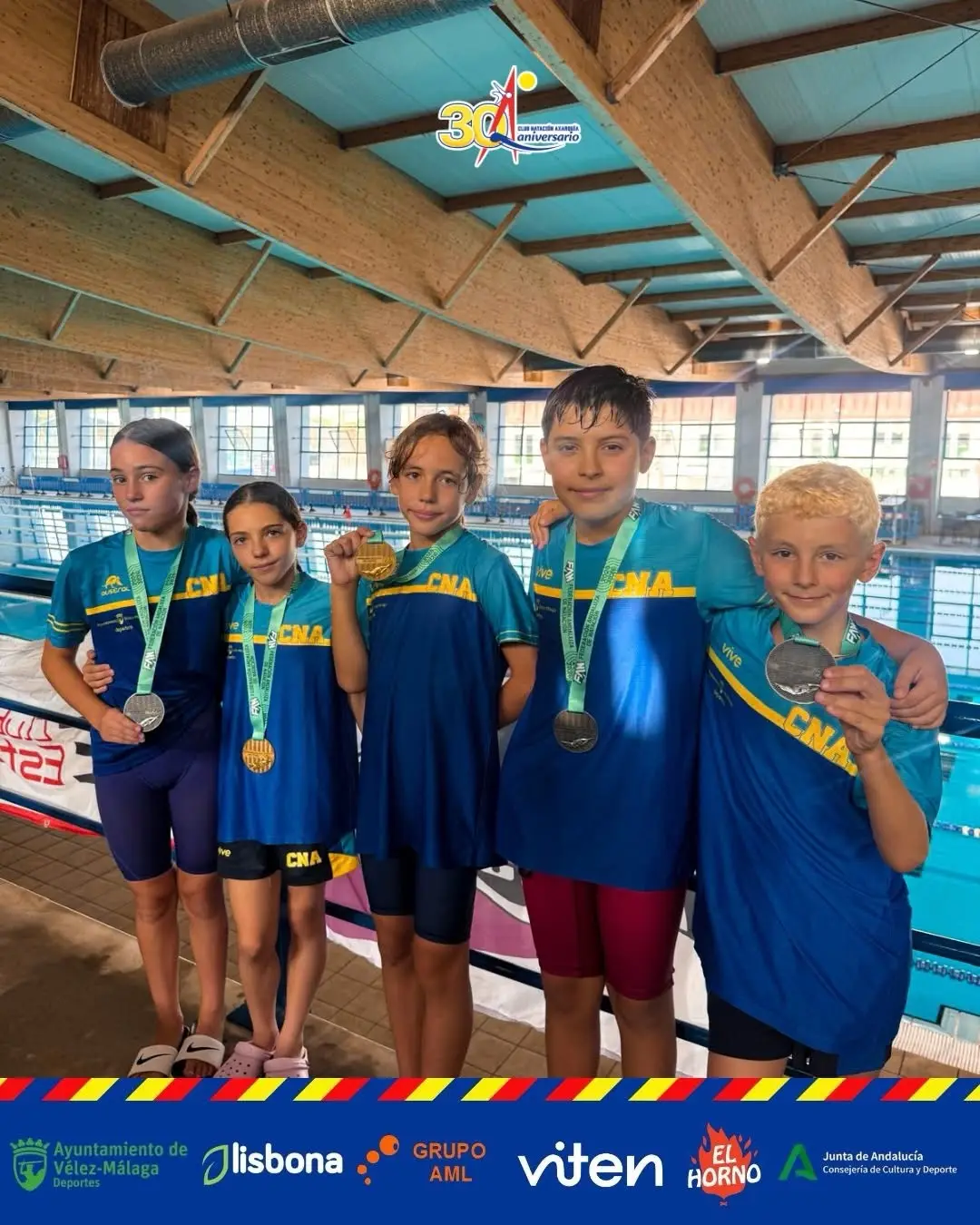 Club Natación Axarquía: imagen reciente del equipo 22