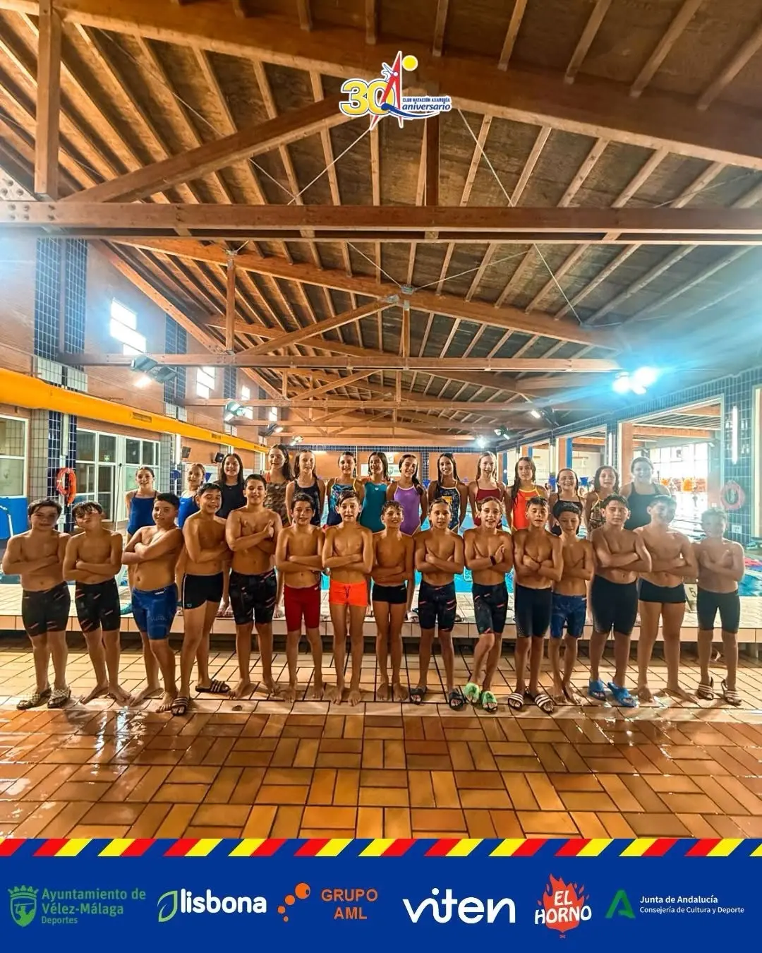 Club Natación Axarquía: imagen reciente del equipo 24