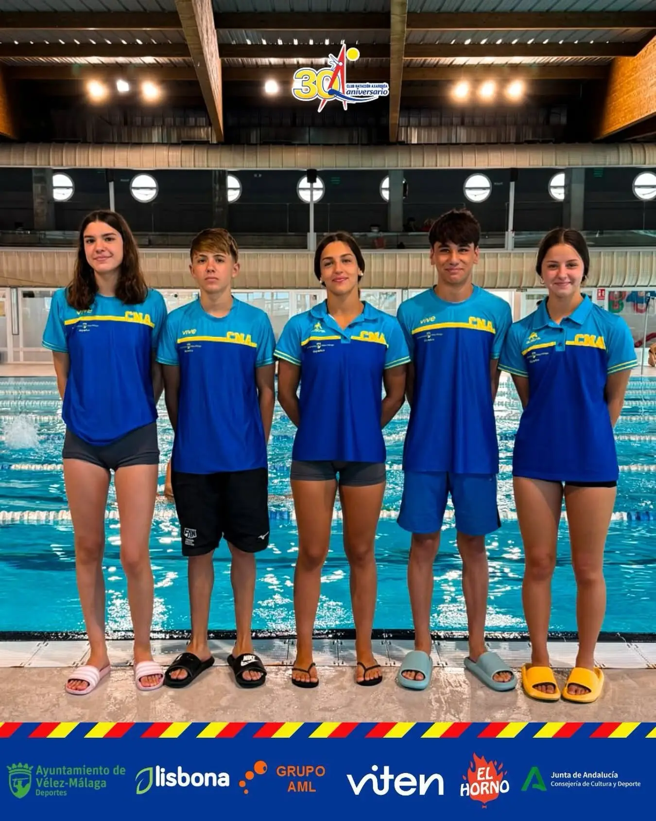 Club Natación Axarquía: imagen reciente del equipo 25