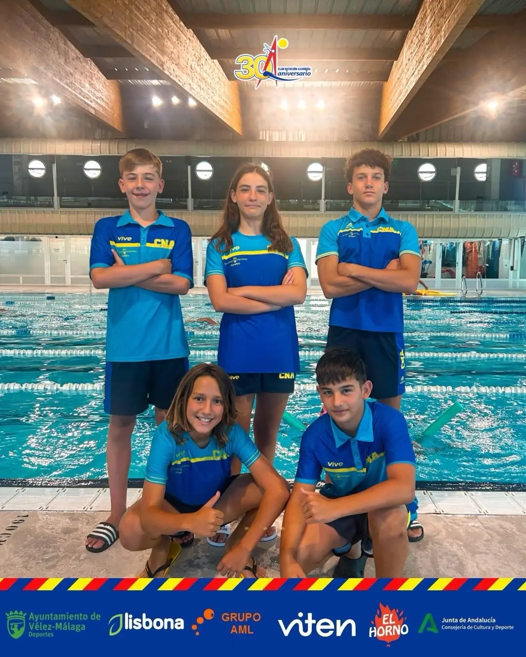 Club Natación Axarquía: imagen reciente del equipo 27