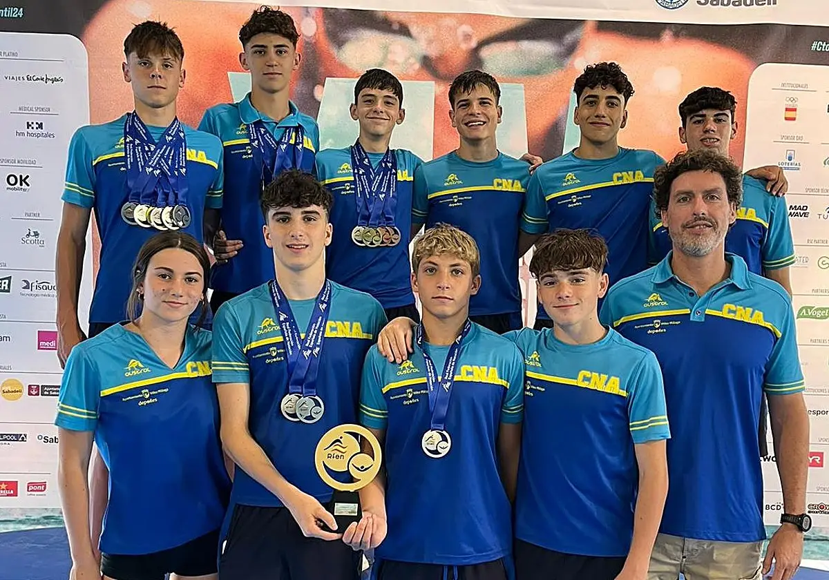 Infantiles del CNA con el trofeo RFEN en Sabadell